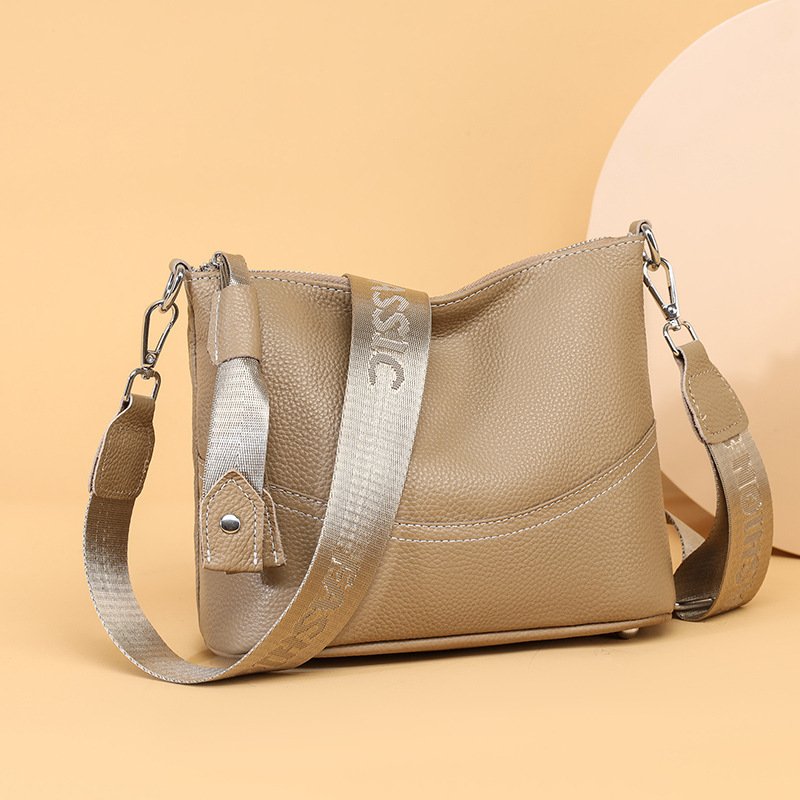 Fashionable and Versatile Crossbody Bag